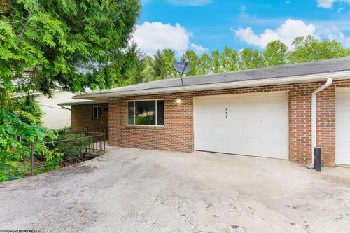 887 Tremont St, Morgantown, WV, 26505-2531 | Card Image