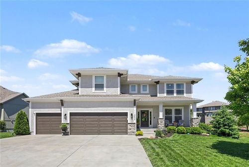 11252 S Crestone St, Olathe, KS, 66061-6610 | Card Image