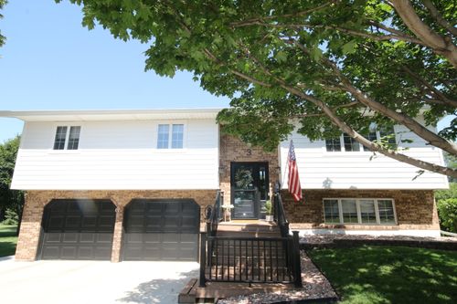 3 Linda Ln, ABERDEEN, SD, 57401-4830 | Card Image