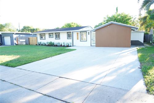 5013 90th Ter, Cooper City, FL, 33328-3502 | Card Image