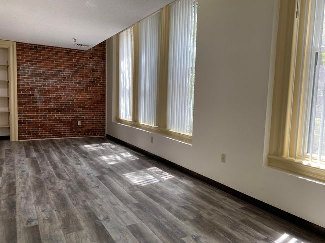 APT-214 - 30 Hanover St, Condo with 2 bedrooms, 1 bathrooms and null parking in Manchester NH | Image 18