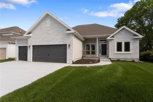 3720 Ne 90th St, Kansas City, MO, 64156-6201 | Card Image