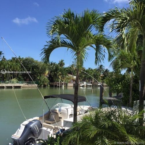 3c-3921 N Meridian Ave, Miami Beach, FL, 33140-3838 | Card Image