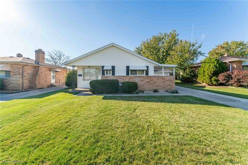 5846 Scarlet Oak Drive, Bedford Heights, OH, 44146 | Card Image