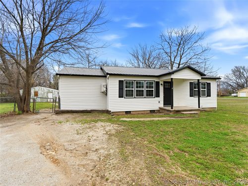 912 13th St, Ada, OK, 74820-6218 | Card Image