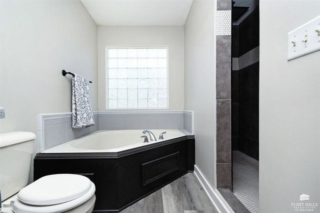812 Fossilridge Dr, House other with 5 bedrooms, 3 bathrooms and null parking in Manhattan KS | Image 15