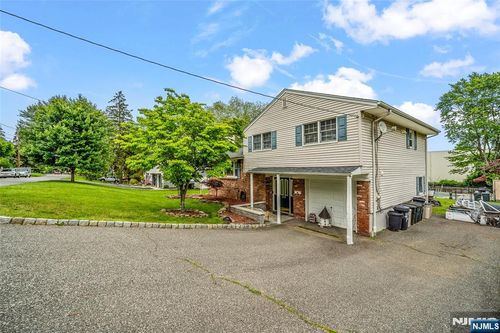 415 Briarwood Ln, Northvale, NJ, 07647-1312 | Card Image