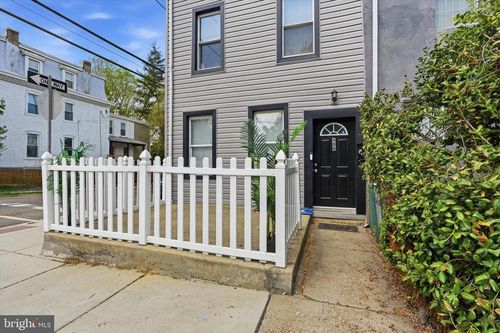 1-400 Green Ln, PHILADELPHIA, PA, 19128-3304 | Card Image