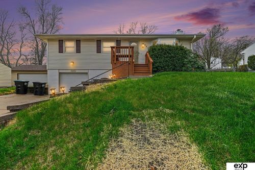 9459 Tomahawk Blvd, Omaha, NE, 68134-2724 | Card Image