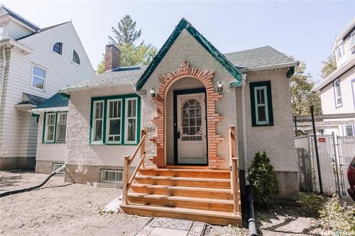 2864 Angus St, Regina, SK, S4S1N8 | Card Image