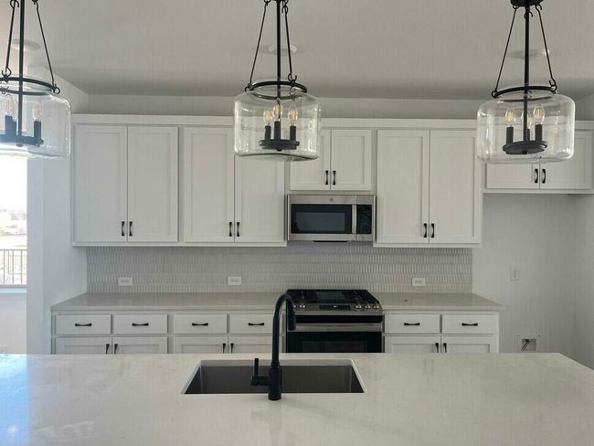 14111 Harden St, House other with 5 bedrooms, 4 bathrooms and null parking in Pilot Point TX | Image 12