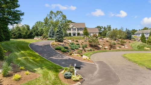 197 Lenore Dr, Shelton, CT, 06484-1814 | Card Image