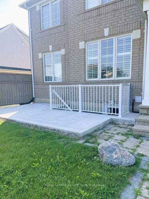bsmt-455 Trudeau Dr, Milton, ON, L9T5K8 | Card Image