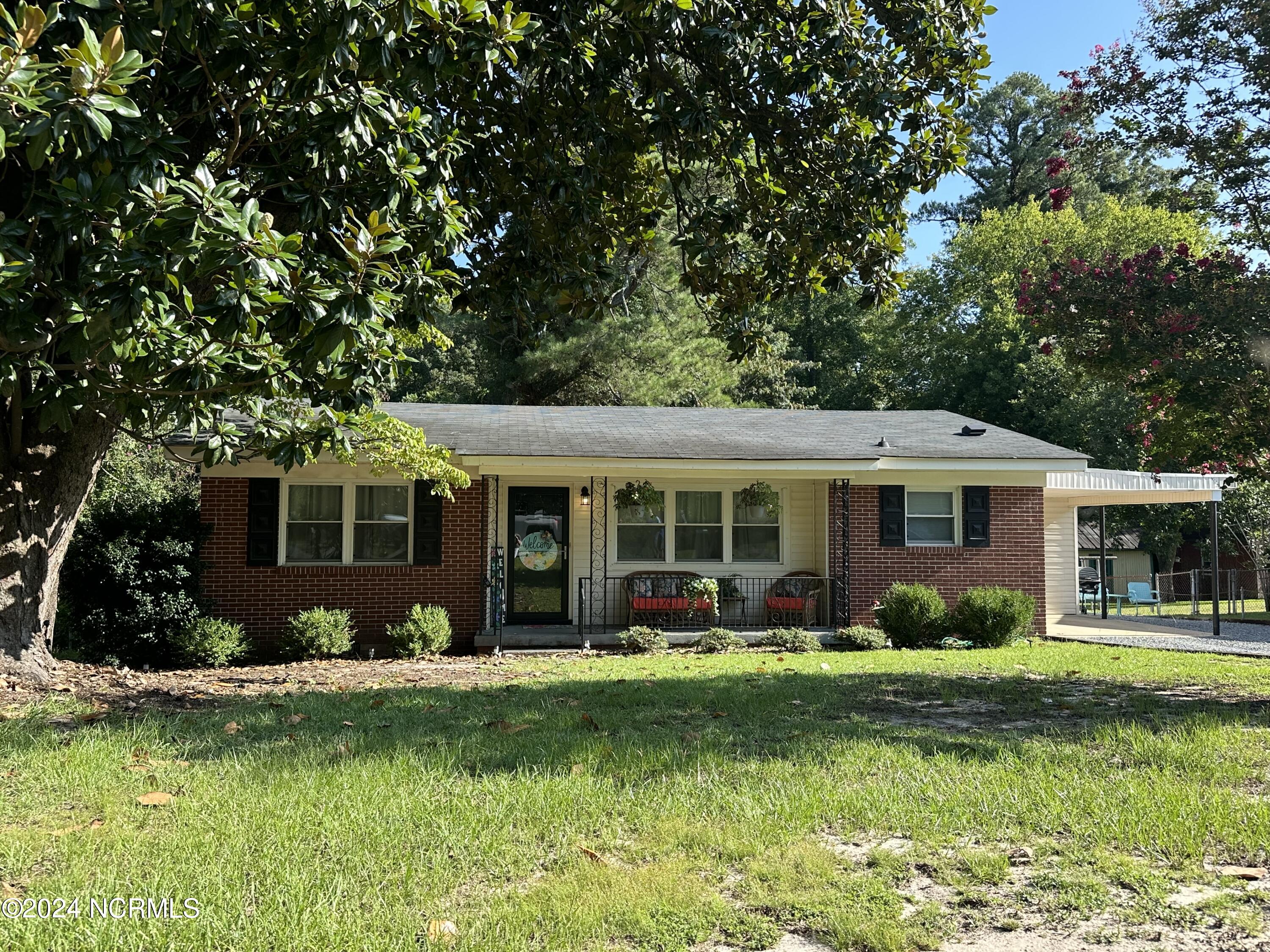 Emily St, Goldsboro, NC 27530