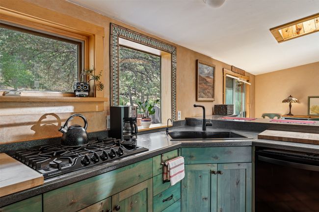 Kitchen | Image 15