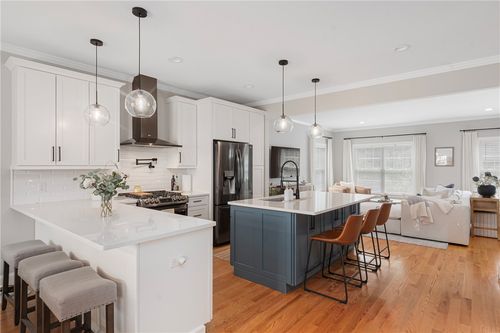 105 Hunting Hill Dr, Cumberland, RI, 02864-2623 | Card Image