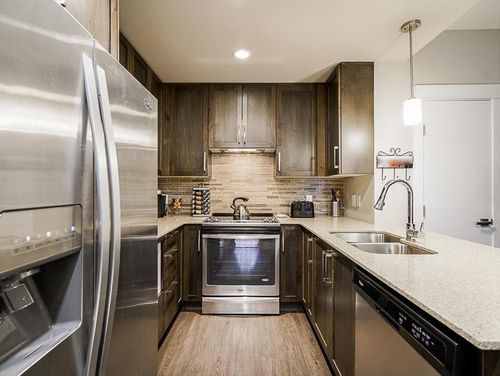 203-2495 Wilson Ave, Port Coquitlam, BC, V3C0E4 | Card Image