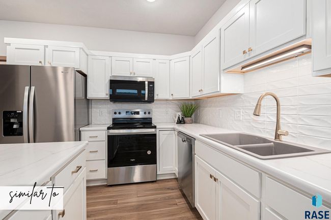 8016 E Tencate Pl, Townhouse with 3 bedrooms, 3 bathrooms and null parking in Sioux Falls SD | Image 6