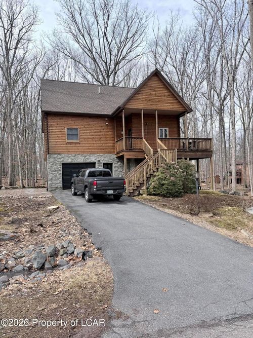 5 Conyngham Dr, Hazleton, PA, 18202-3402 | Card Image