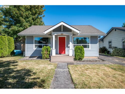 460 21st Ave, Longview, WA, 98632-1302 | Card Image