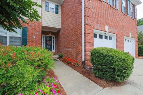 b2-2075 Pine Tree Dr, Buford, GA, 30518-6119 | Card Image