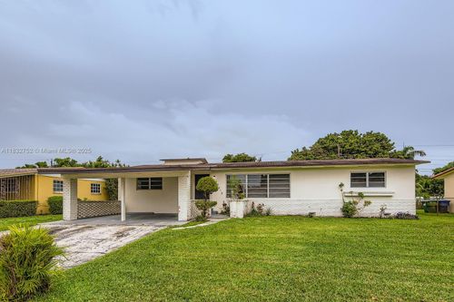 15610 Nw 2nd Ct, Miami, FL, 33169-6633 | Card Image