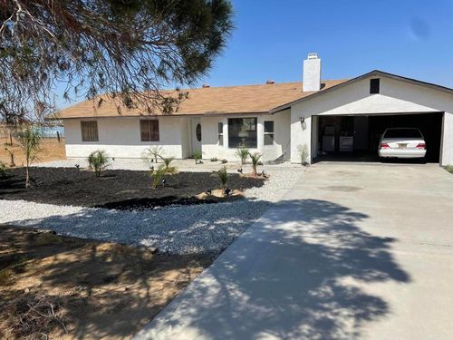 14818 Desert Star Rd, Apple Valley, CA, 92307-6816 | Card Image