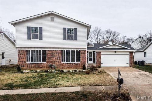 1369 Nykiel Ct, Ballwin, MO, 63011-4246 | Card Image