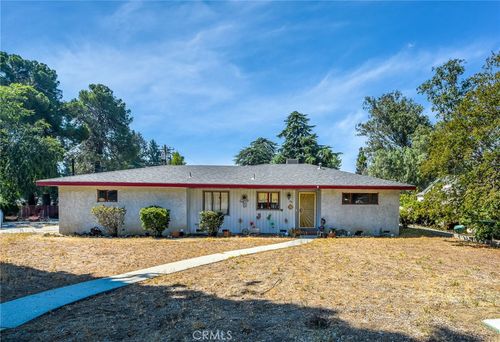186 Santa Rita Pl, Banning, CA, 92220-1938 | Card Image