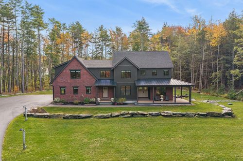 15 Deerfield Way, Falmouth, ME, 04105 | Card Image