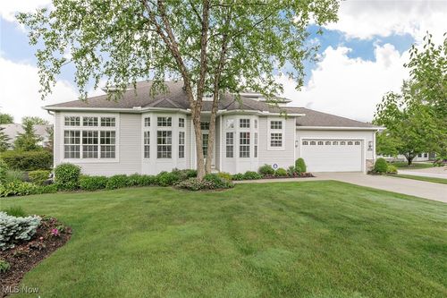 250 Blossom Ln, Chagrin Falls, OH, 44022-5106 | Card Image
