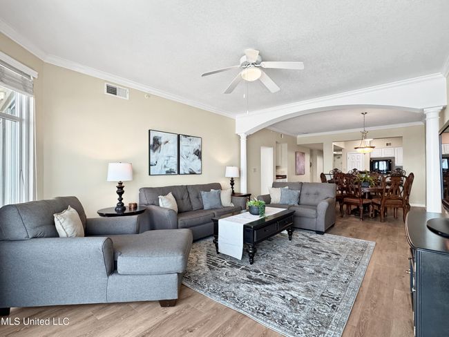 living room 4 | Image 10