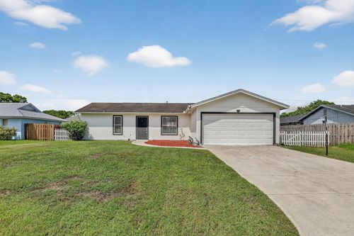 561 Se Karrigan Ter, Port St. Lucie, FL, 34983-3235 | Card Image