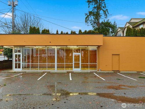 5802 Evergreen Way, Everett, WA, 98203-3748 | Card Image