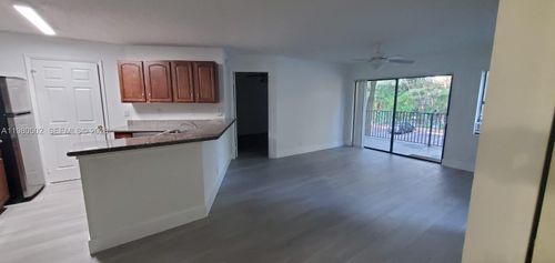 apt-904-9999 Summerbreeze Dr, Sunrise, FL, 33322-5879 | Card Image
