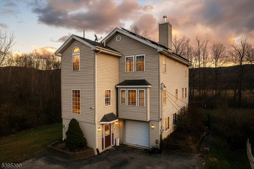 50 Quarry Rd, Hamburg, NJ, 07419-1355 | Card Image