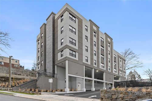 401-135 Wakefield Ave, Yonkers, NY, 10704-3694 | Card Image