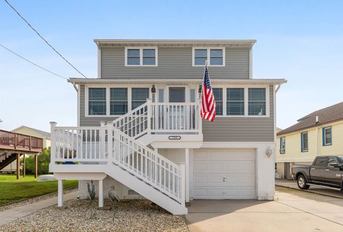 735 W Maple Ave, West Wildwood, NJ, 08260-2174 | Card Image