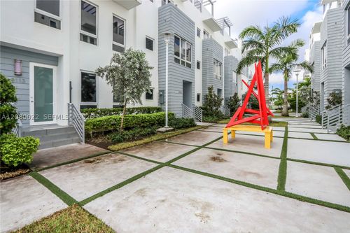 9123 Nw 33rd St, Doral, FL, 33172-1238 | Card Image