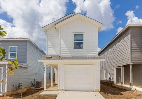6749 Marble Rdg, Elmendorf, TX, 78112-4467 | Card Image