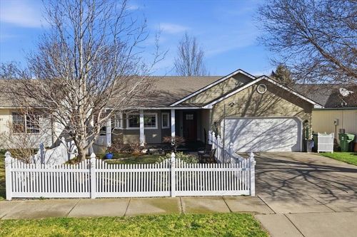 3211 E 43rd Ave, Spokane, WA, 99223-7715 | Card Image