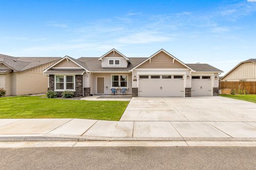 5810 Wallowa Ln, Pasco, WA, 99301-4183 | Card Image