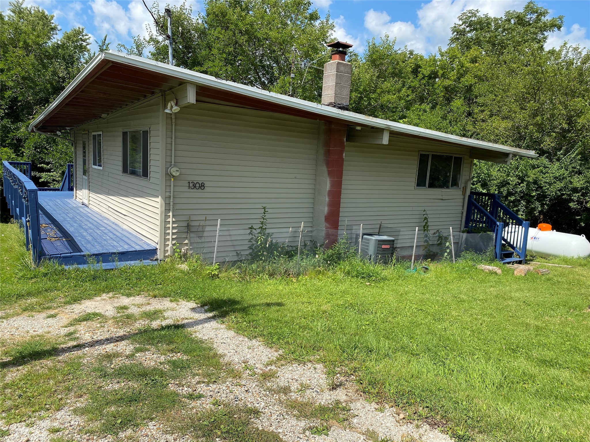 Holiday Ln, Brooklyn, IA 52211