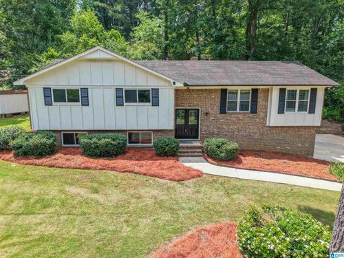 2041 Longmeadow Ln, Hoover, AL, 35216-5803 | Card Image
