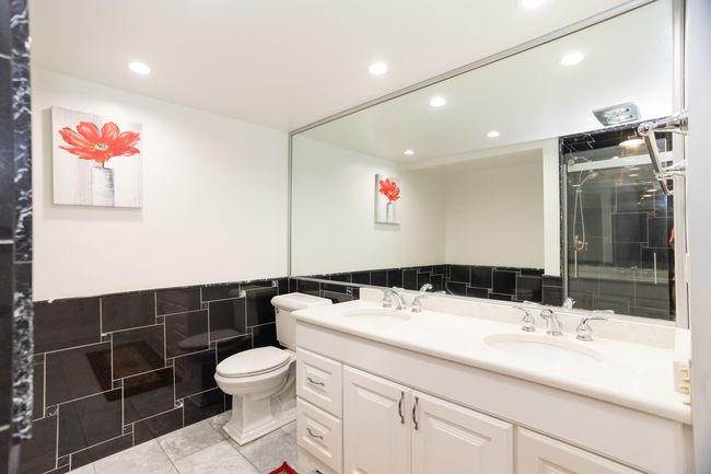 APT-208 - 2 S Atrium Way, Condo with 1 bedrooms, 2 bathrooms and 2 parking in Elmhurst IL | Image 14