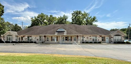 2452 E Madrid Ave, Springfield, MO, 65804-1884 | Card Image