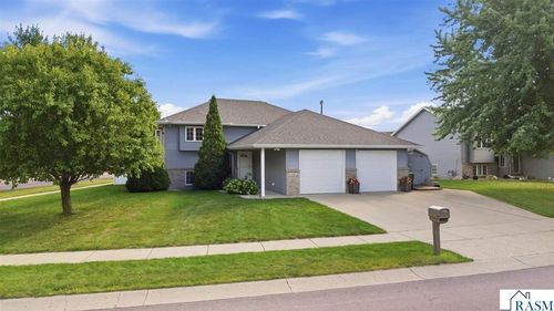 653 Grayhawk Dr, Mankato, MN, 56001-8715 | Card Image