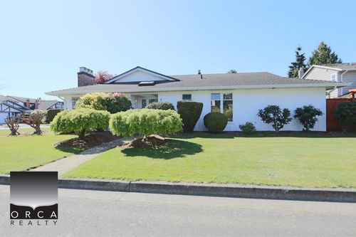 6400 Dakota Dr, Richmond, BC, V7C4Y5 | Card Image