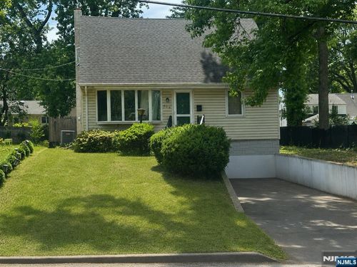 500 New Bridge Rd, Bergenfield, NJ, 07621-3358 | Card Image