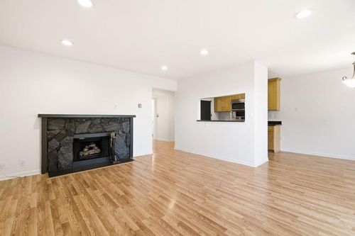102-21062 Gary Dr, Hayward, CA, 94546-6103 | Card Image
